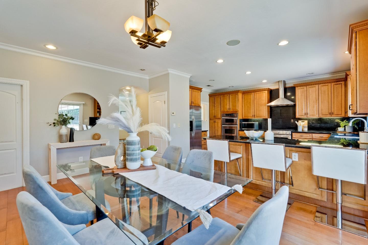 Detail Gallery Image 8 of 31 For 4285 Kirk Rd, San Jose,  CA 95124 - 4 Beds | 2 Baths
