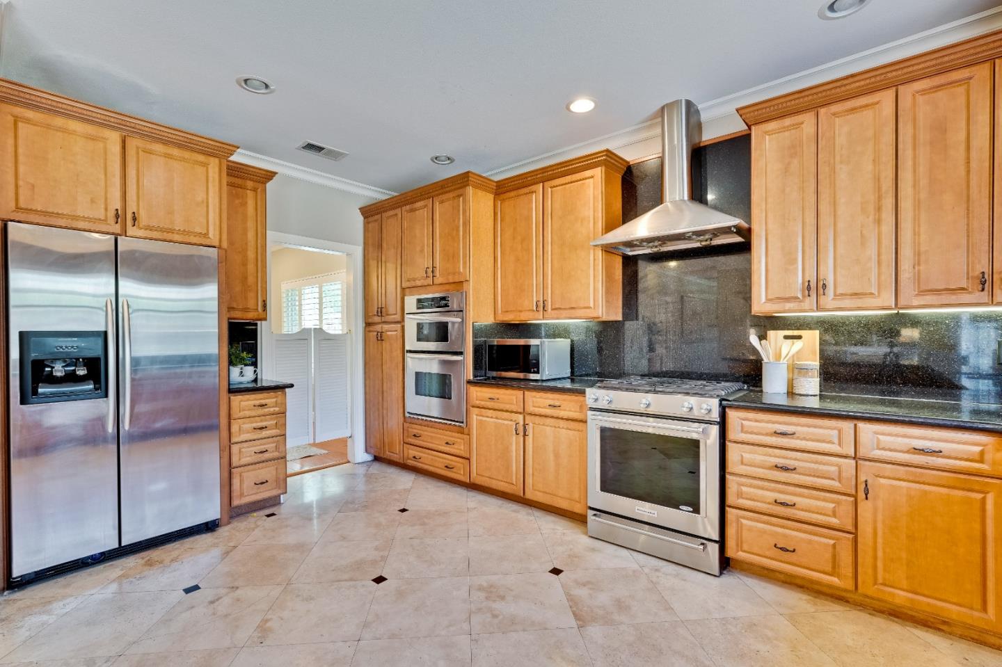 Detail Gallery Image 9 of 31 For 4285 Kirk Rd, San Jose,  CA 95124 - 4 Beds | 2 Baths