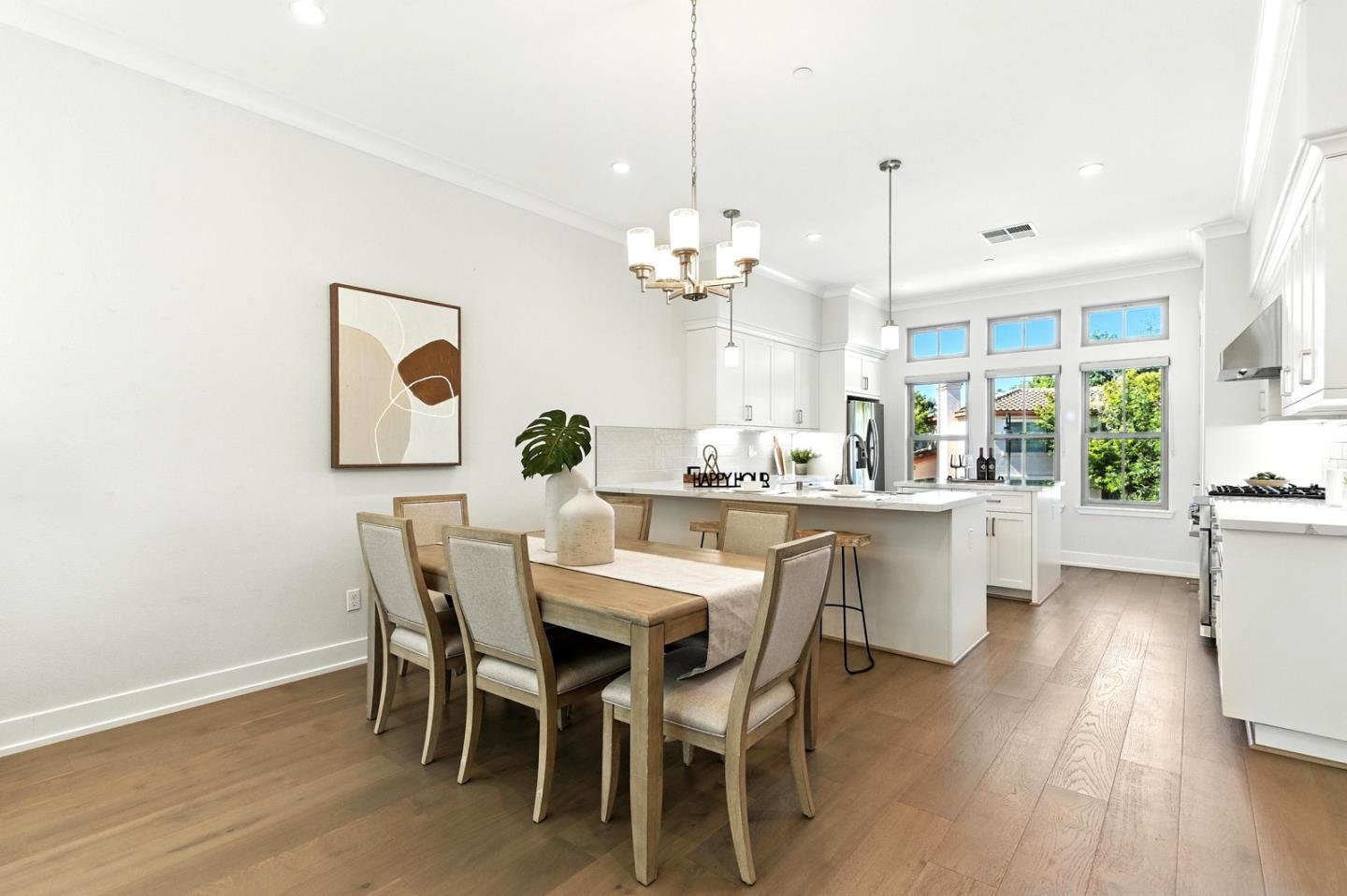 Detail Gallery Image 11 of 53 For 2014 W Middlefield Rd, Mountain View,  CA 94043 - 2 Beds | 2/1 Baths