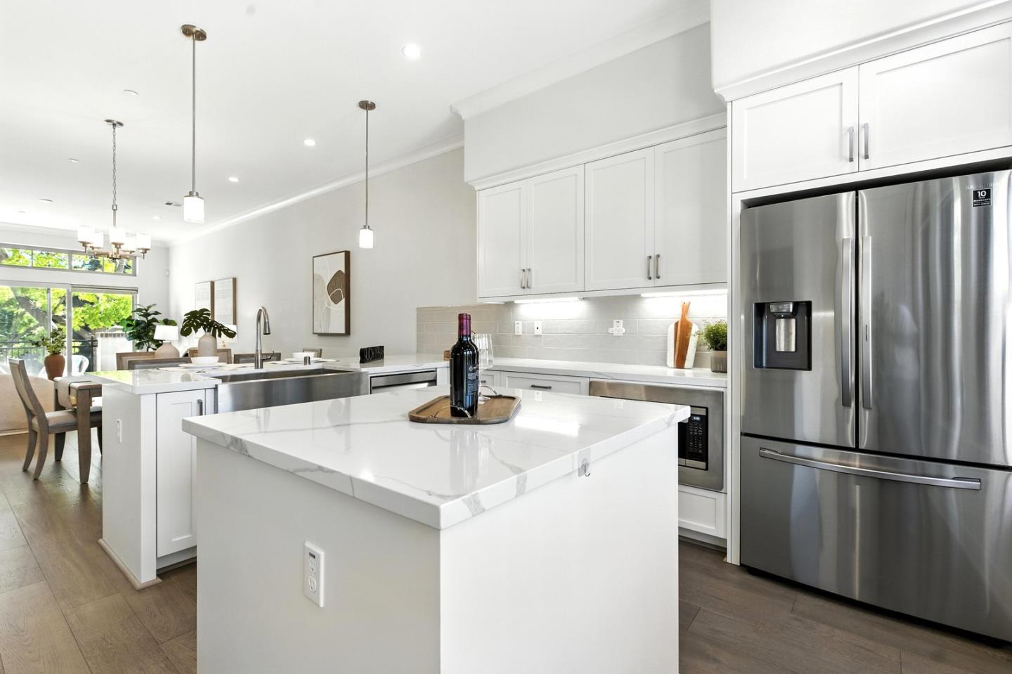 Detail Gallery Image 18 of 53 For 2014 W Middlefield Rd, Mountain View,  CA 94043 - 2 Beds | 2/1 Baths