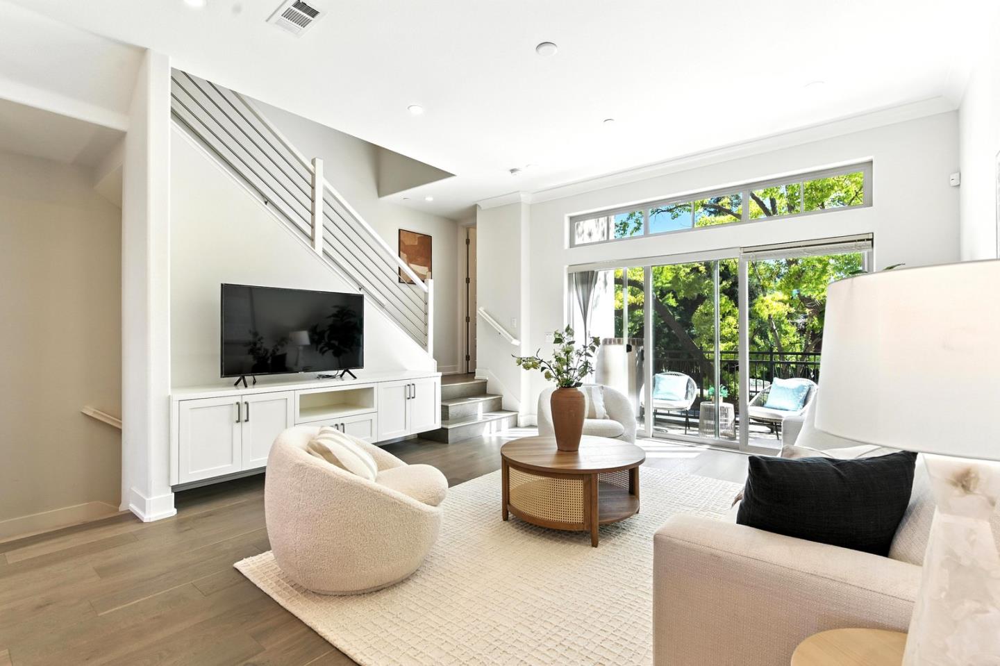 Detail Gallery Image 20 of 53 For 2014 W Middlefield Rd, Mountain View,  CA 94043 - 2 Beds | 2/1 Baths