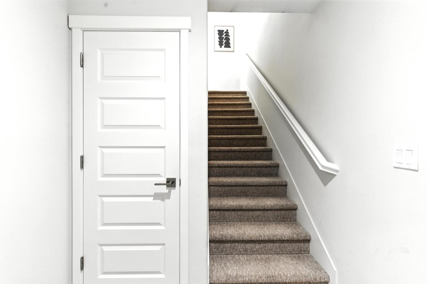 Detail Gallery Image 3 of 53 For 2014 W Middlefield Rd, Mountain View,  CA 94043 - 2 Beds | 2/1 Baths