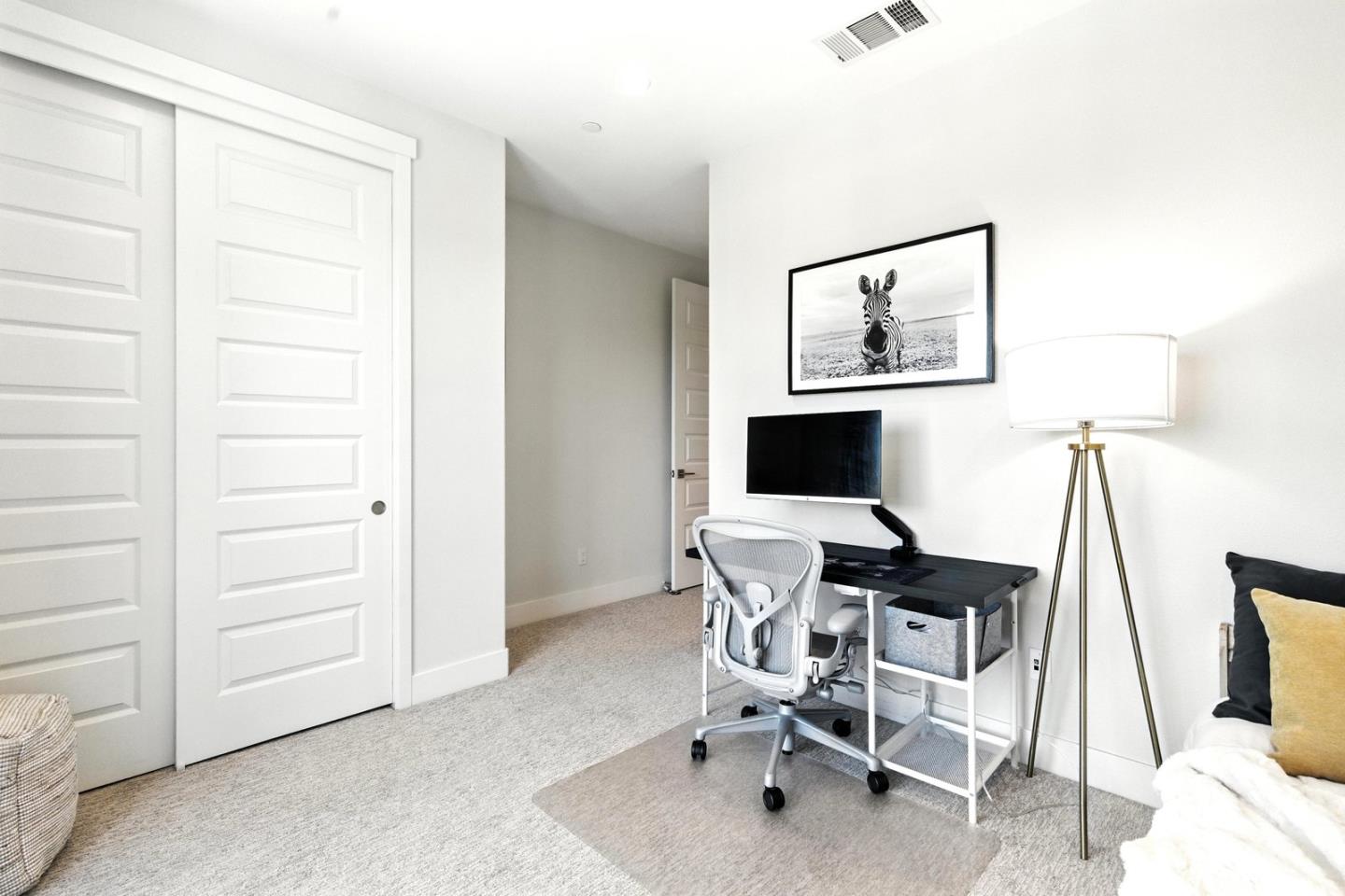 Detail Gallery Image 33 of 53 For 2014 W Middlefield Rd, Mountain View,  CA 94043 - 2 Beds | 2/1 Baths