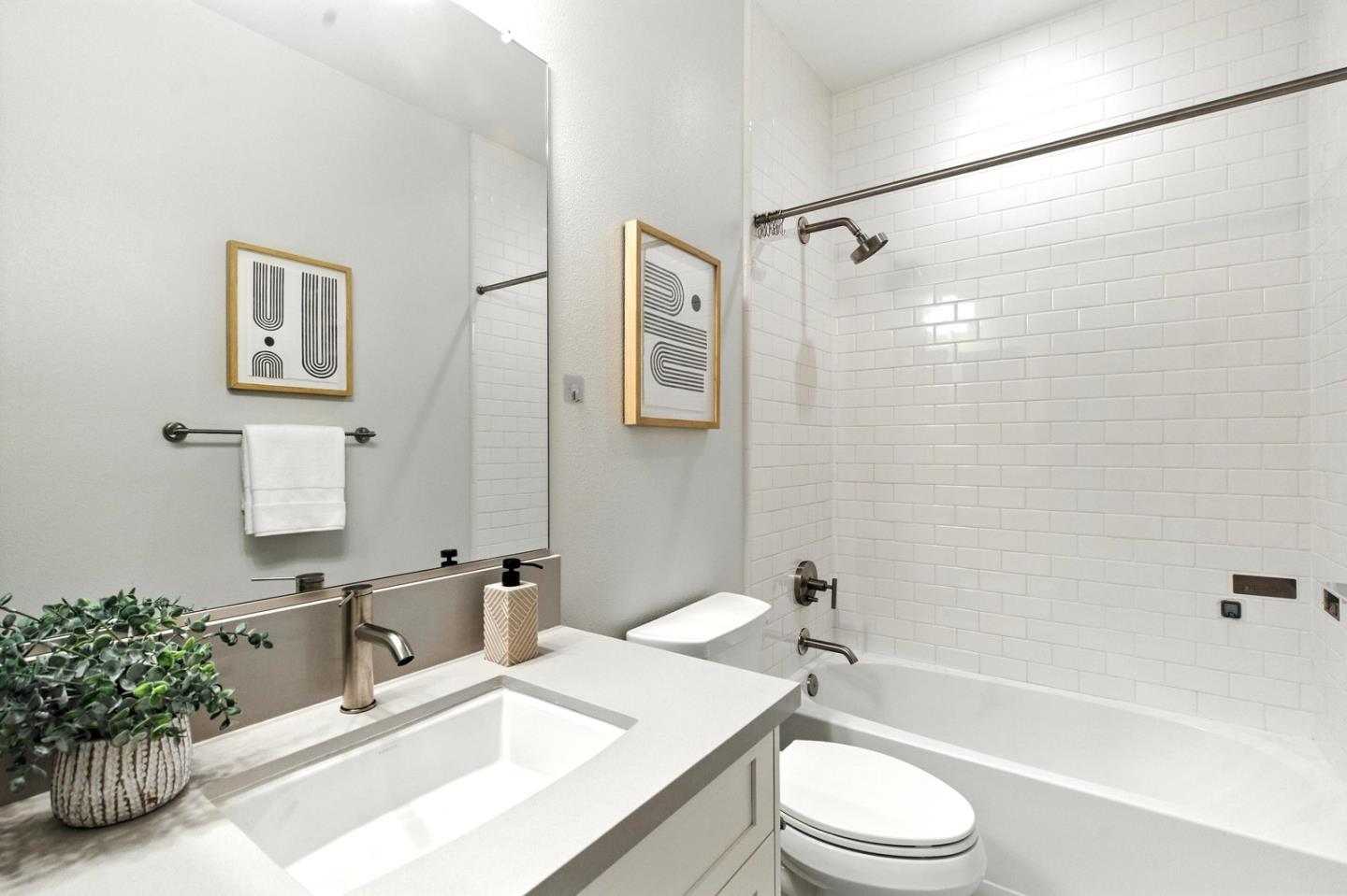 Detail Gallery Image 35 of 53 For 2014 W Middlefield Rd, Mountain View,  CA 94043 - 2 Beds | 2/1 Baths