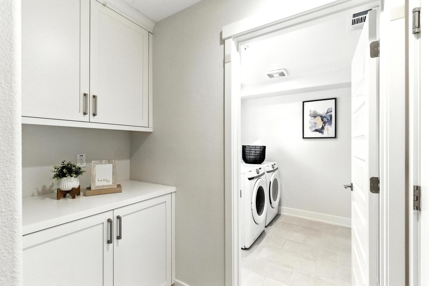 Detail Gallery Image 37 of 53 For 2014 W Middlefield Rd, Mountain View,  CA 94043 - 2 Beds | 2/1 Baths