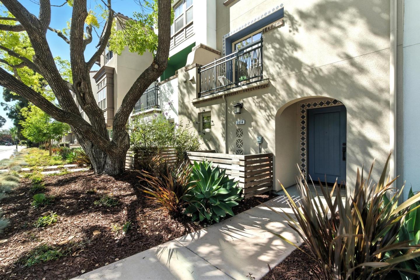 Detail Gallery Image 39 of 53 For 2014 W Middlefield Rd, Mountain View,  CA 94043 - 2 Beds | 2/1 Baths