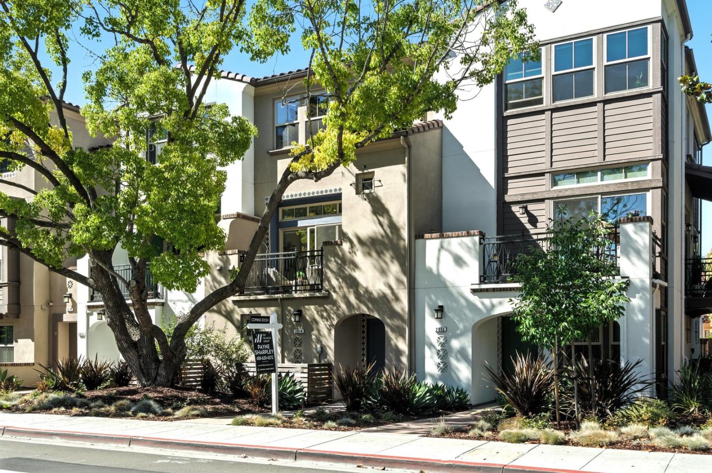 Detail Gallery Image 42 of 53 For 2014 W Middlefield Rd, Mountain View,  CA 94043 - 2 Beds | 2/1 Baths