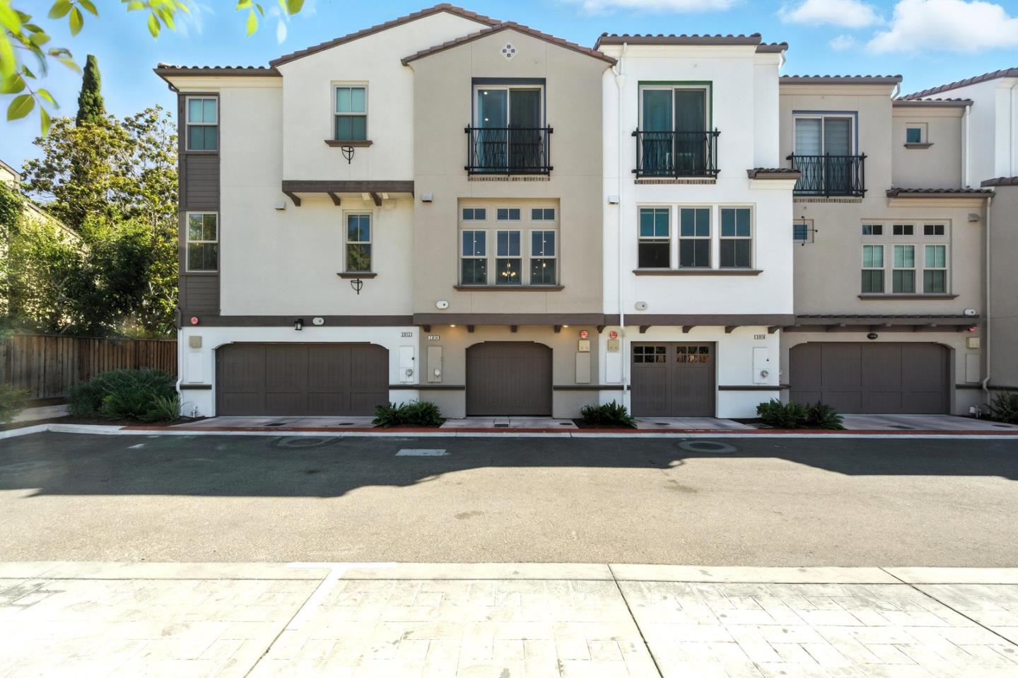 Detail Gallery Image 45 of 53 For 2014 W Middlefield Rd, Mountain View,  CA 94043 - 2 Beds | 2/1 Baths