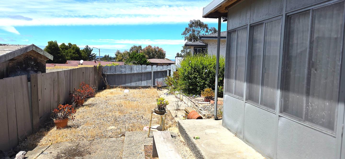 Detail Gallery Image 11 of 30 For 1605 Marietta St, Seaside,  CA 93955 - 4 Beds | 2 Baths