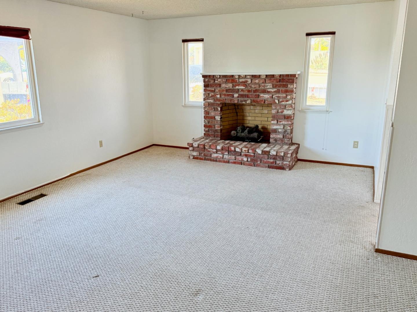 Detail Gallery Image 15 of 30 For 1605 Marietta St, Seaside,  CA 93955 - 4 Beds | 2 Baths
