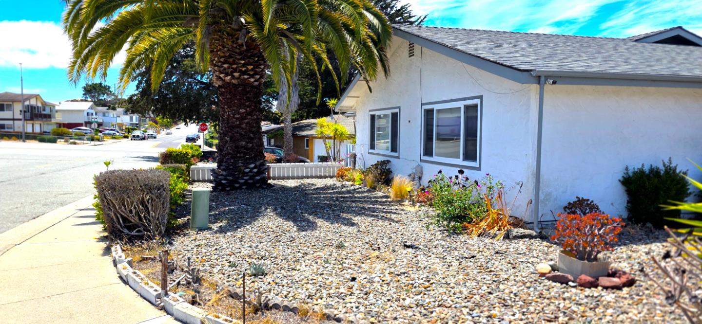 Detail Gallery Image 4 of 30 For 1605 Marietta St, Seaside,  CA 93955 - 4 Beds | 2 Baths