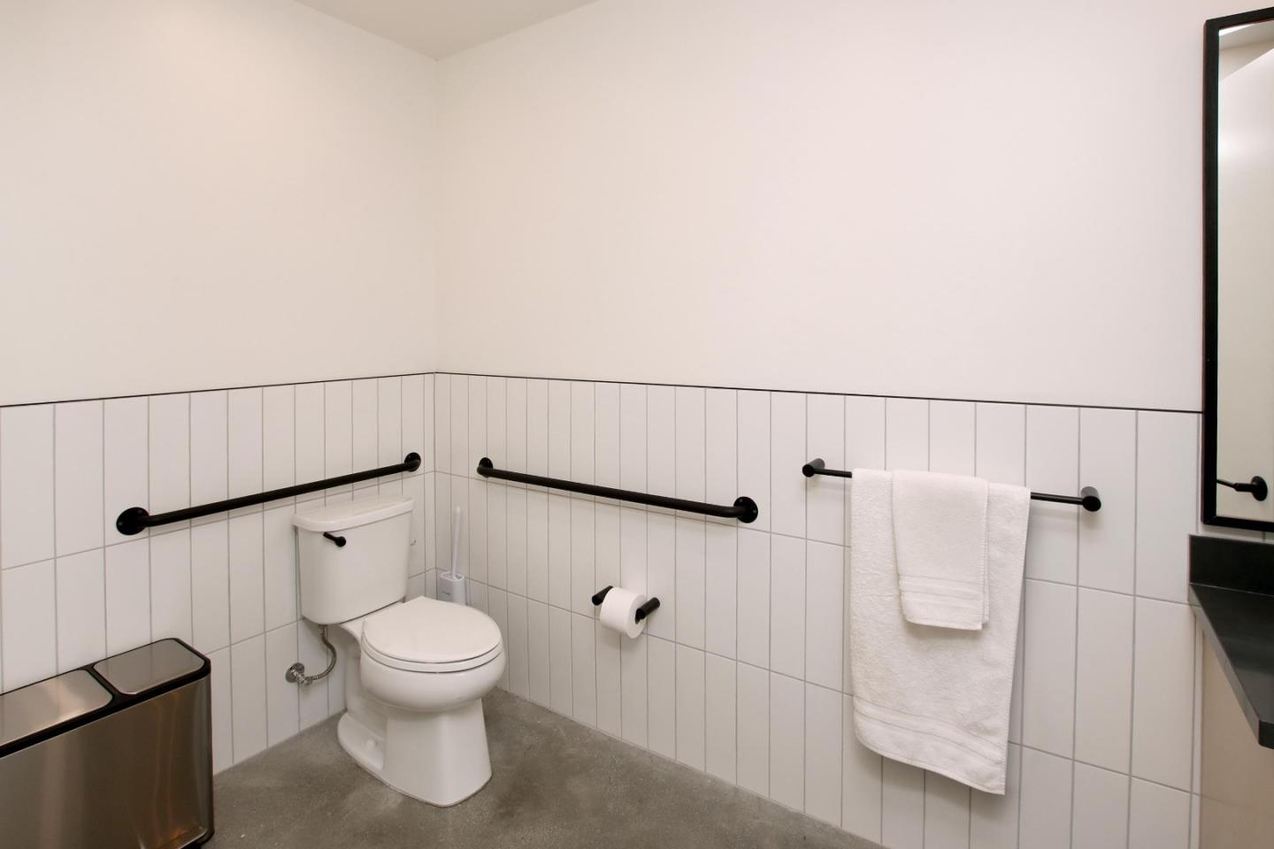 Detail Gallery Image 10 of 47 For 202 Panetta Ave #4,  Santa Cruz,  CA 95060 - 1 Beds | 2/1 Baths