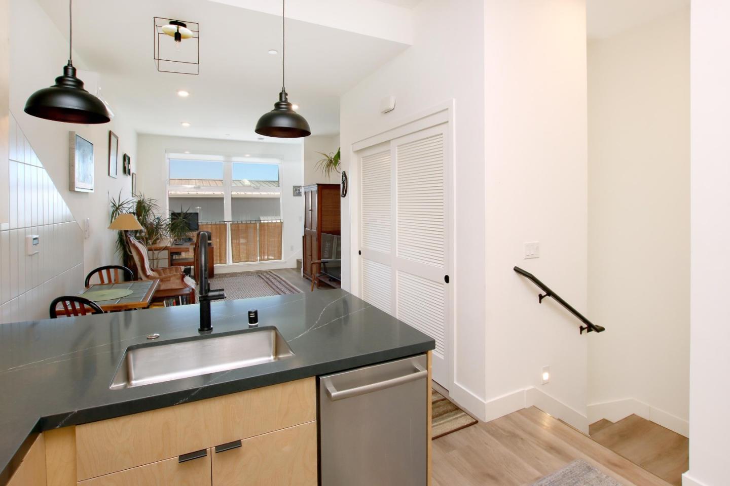 Detail Gallery Image 17 of 47 For 202 Panetta Ave #4,  Santa Cruz,  CA 95060 - 1 Beds | 2/1 Baths