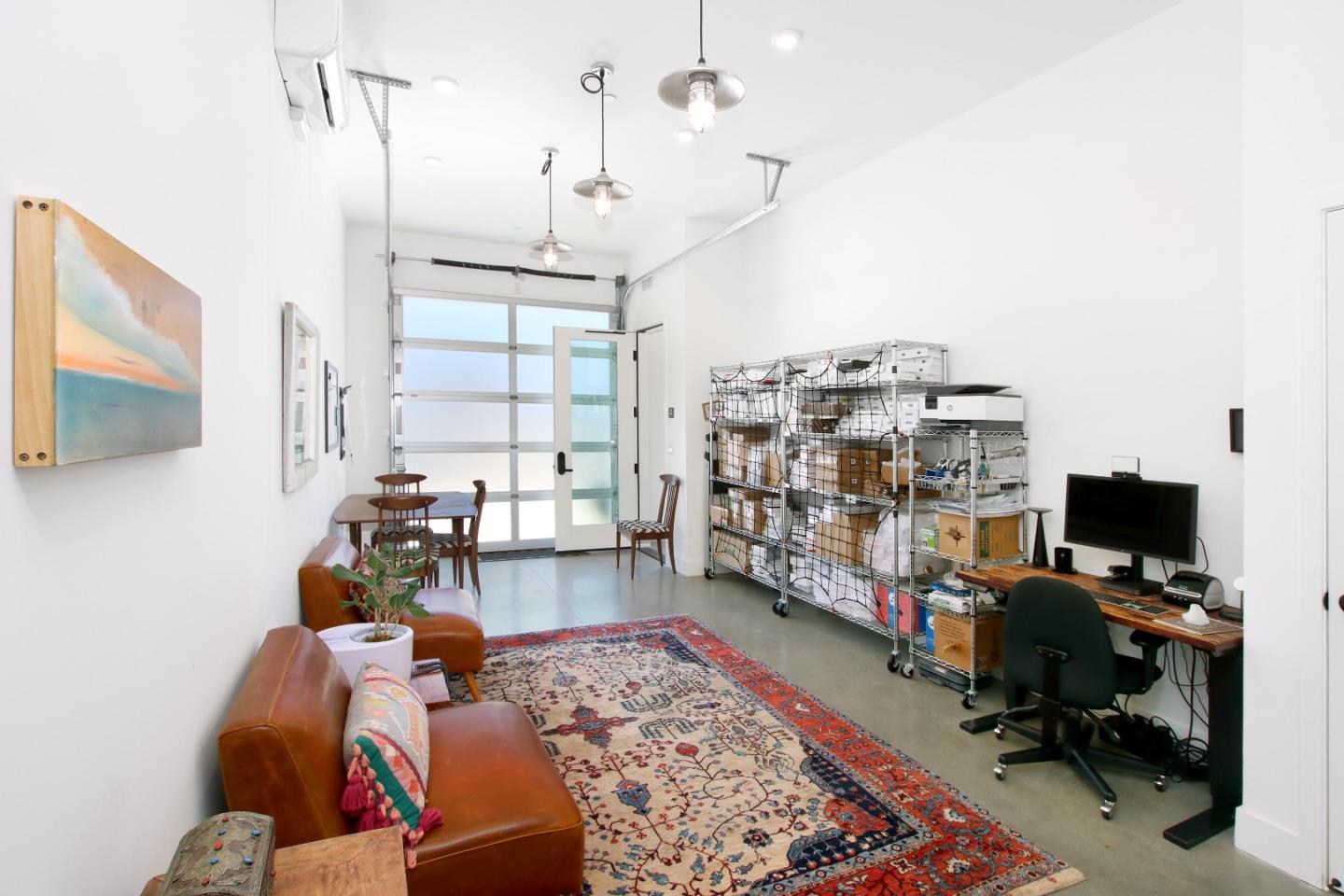 Detail Gallery Image 4 of 47 For 202 Panetta Ave #4,  Santa Cruz,  CA 95060 - 1 Beds | 2/1 Baths