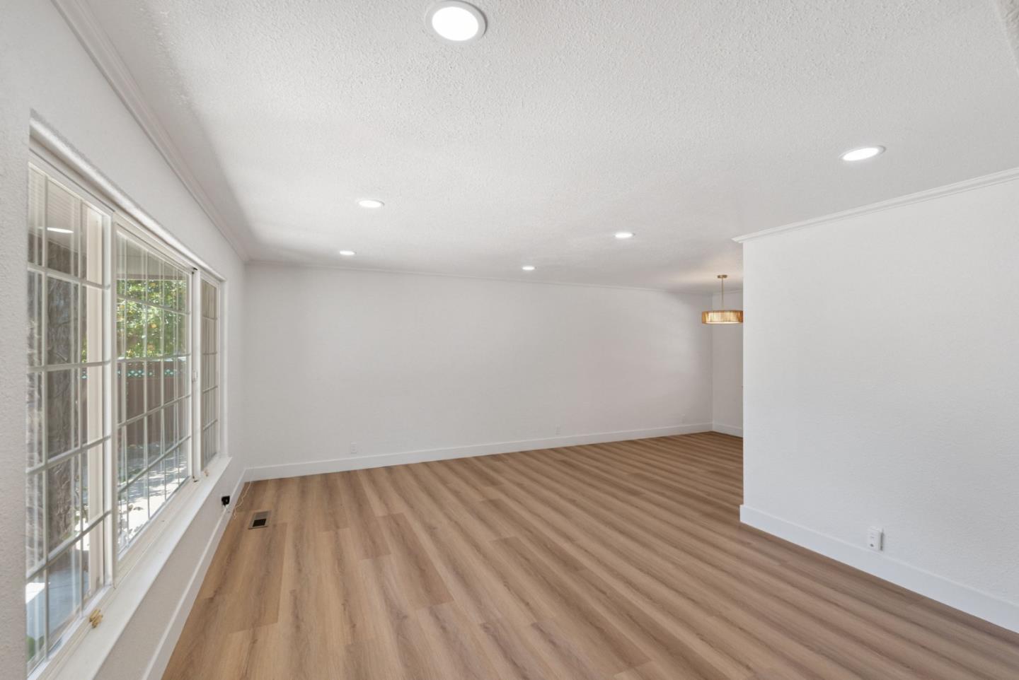 Detail Gallery Image 11 of 76 For 3532 Boeger Ln, San Jose,  CA 95148 - 5 Beds | 2/2 Baths
