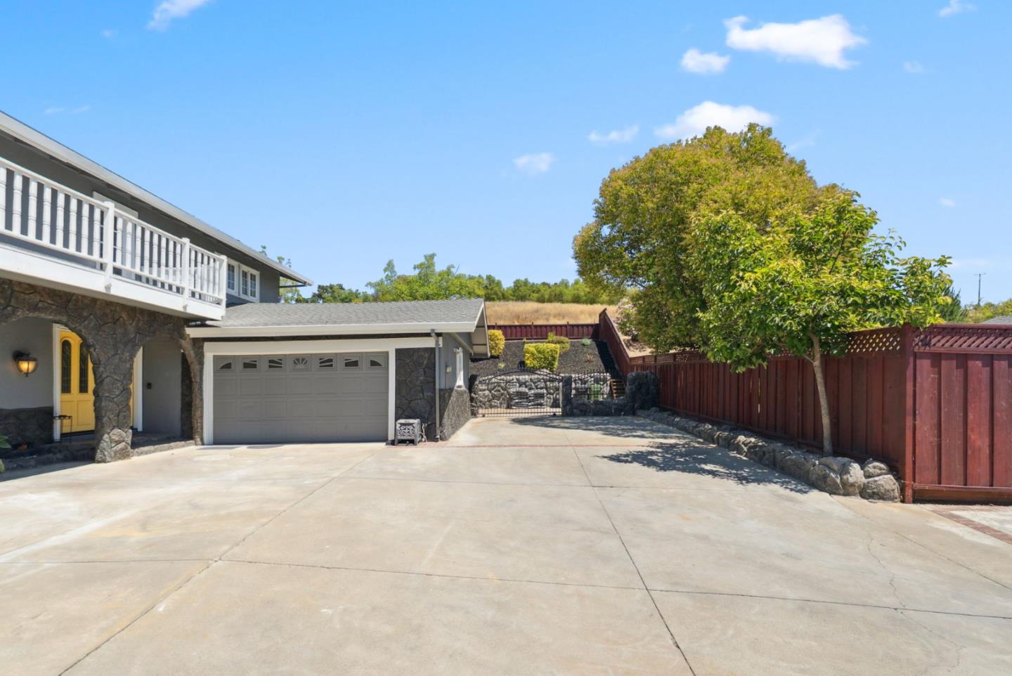Detail Gallery Image 4 of 76 For 3532 Boeger Ln, San Jose,  CA 95148 - 5 Beds | 2/2 Baths