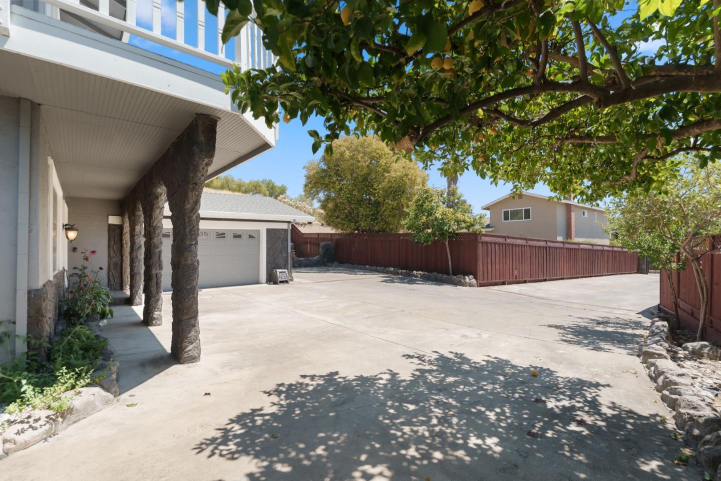 Detail Gallery Image 5 of 76 For 3532 Boeger Ln, San Jose,  CA 95148 - 5 Beds | 2/2 Baths