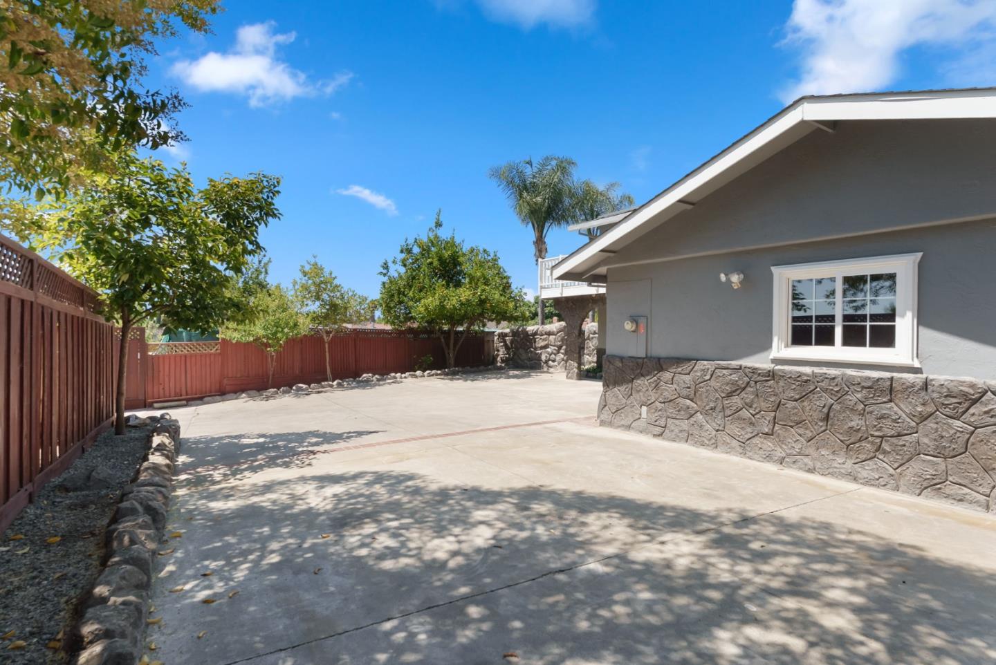 Detail Gallery Image 6 of 76 For 3532 Boeger Ln, San Jose,  CA 95148 - 5 Beds | 2/2 Baths