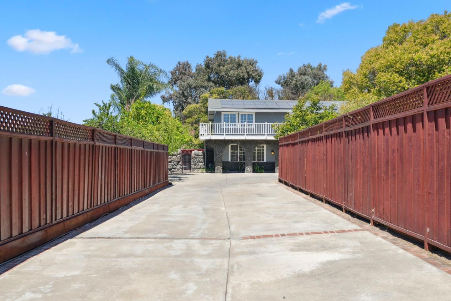 Detail Gallery Image 7 of 76 For 3532 Boeger Ln, San Jose,  CA 95148 - 5 Beds | 2/2 Baths