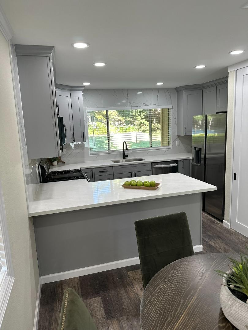 Detail Gallery Image 3 of 26 For 1933 Landess Ave, Milpitas,  CA 95035 - 2 Beds | 1 Baths