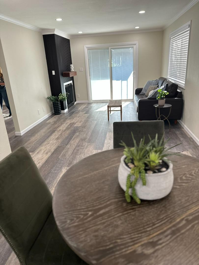 Detail Gallery Image 4 of 26 For 1933 Landess Ave, Milpitas,  CA 95035 - 2 Beds | 1 Baths