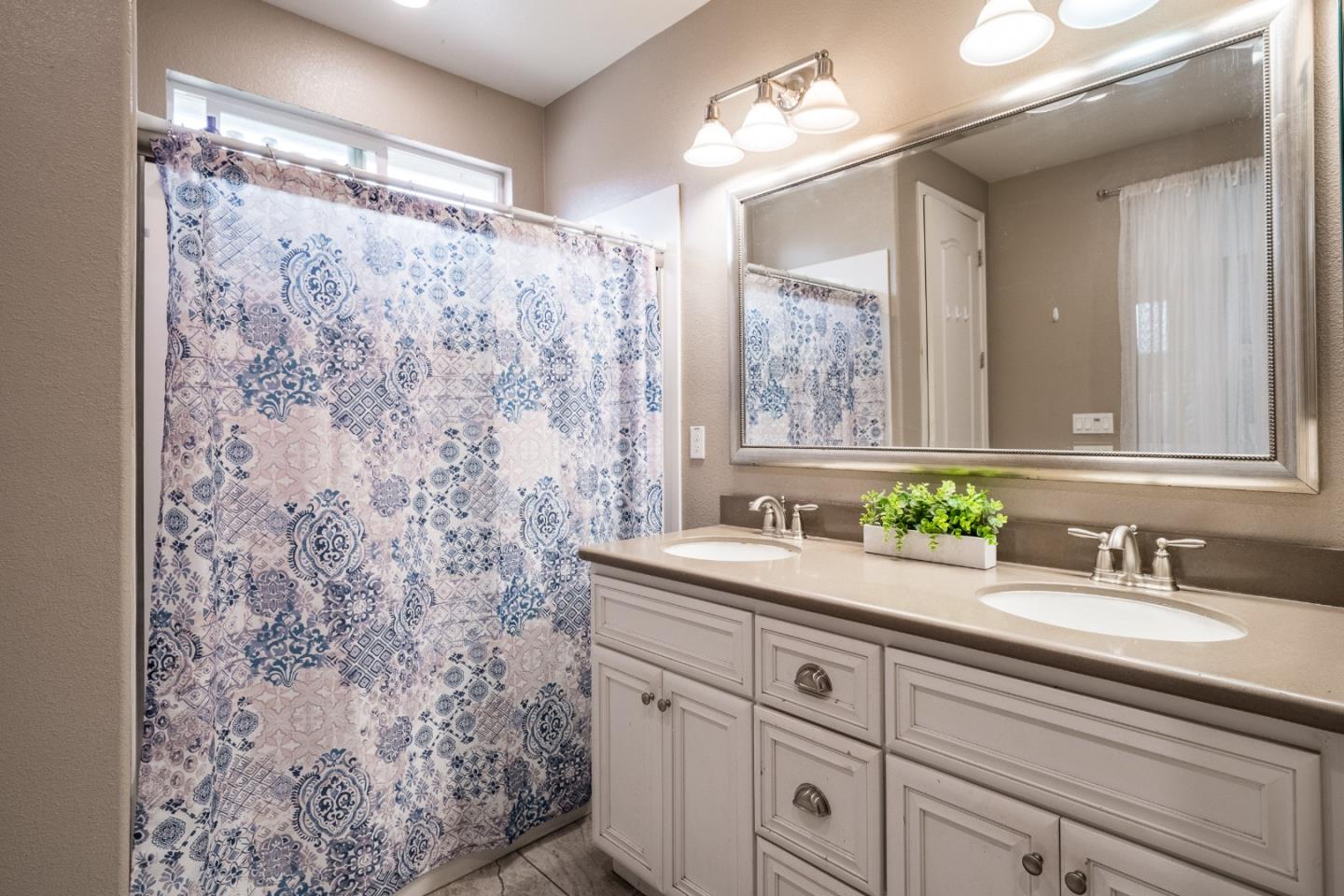 Detail Gallery Image 11 of 11 For 1248 Trask Dr, Hollister,  CA 95023 - 3 Beds | 2 Baths