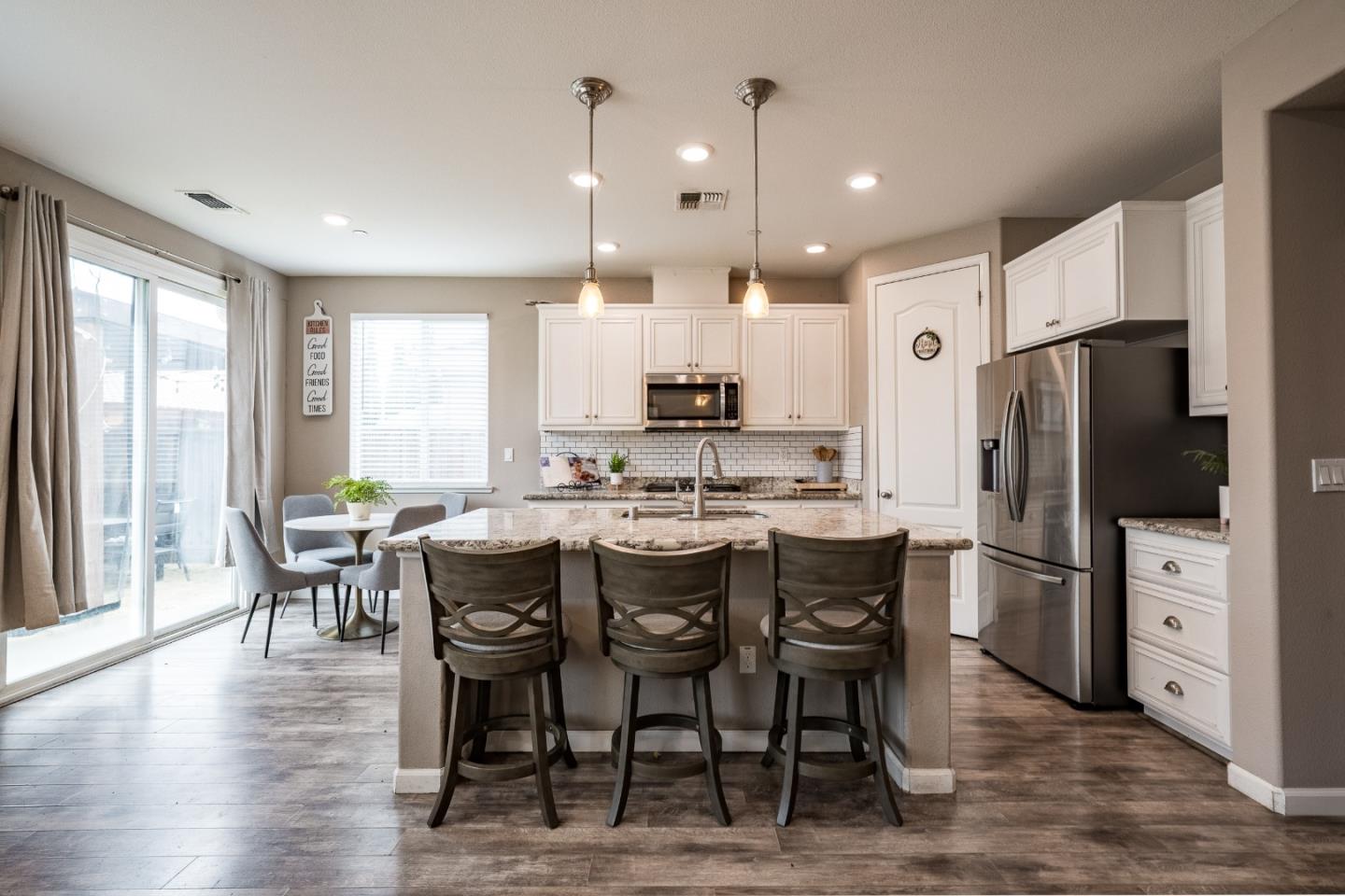 Detail Gallery Image 5 of 11 For 1248 Trask Dr, Hollister,  CA 95023 - 3 Beds | 2 Baths