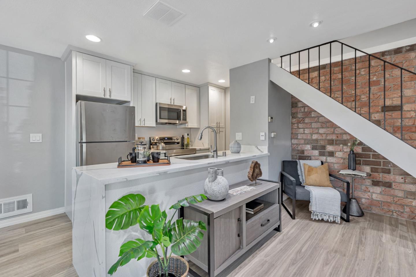 Detail Gallery Image 8 of 36 For 779 Warring Dr #3,  San Jose,  CA 95123 - 2 Beds | 1 Baths