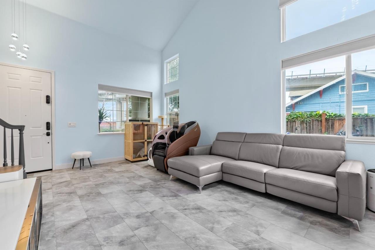 Detail Gallery Image 2 of 30 For 708 Raineer Ct, San Leandro,  CA 94577 - 3 Beds | 2/1 Baths