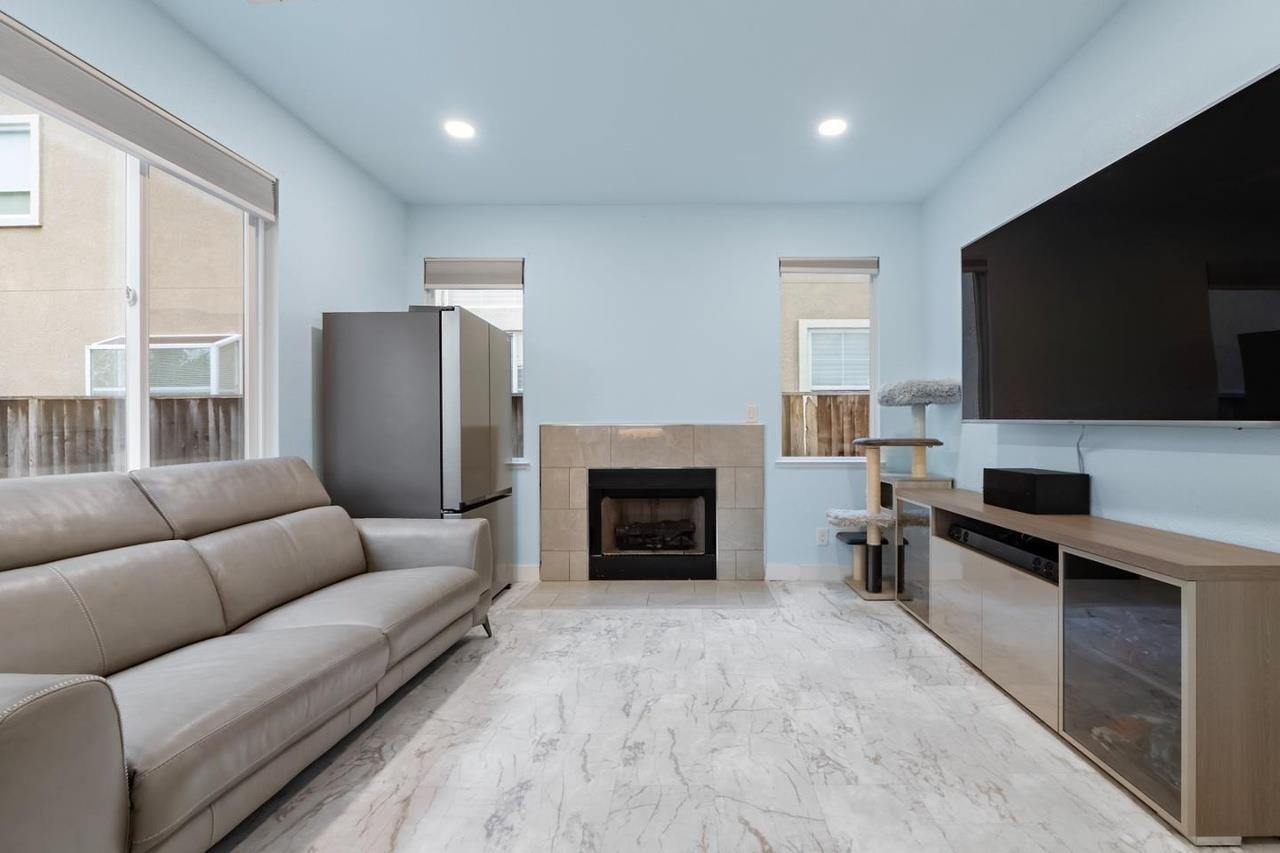 Detail Gallery Image 8 of 30 For 708 Raineer Ct, San Leandro,  CA 94577 - 3 Beds | 2/1 Baths