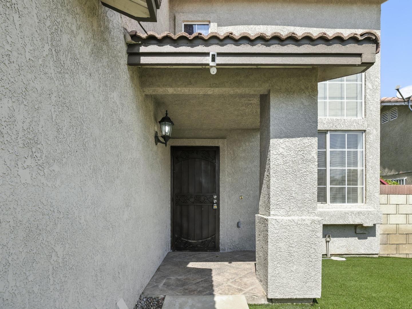 Detail Gallery Image 4 of 32 For 44131 Sunmist Ct, Lancaster,  CA 93535 - 7 Beds | 3 Baths