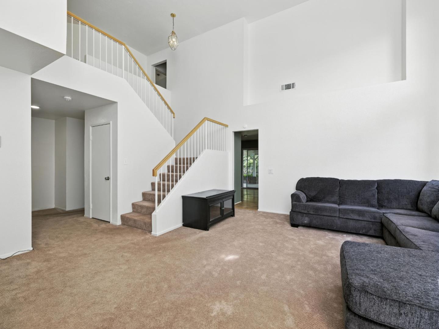 Detail Gallery Image 5 of 32 For 44131 Sunmist Ct, Lancaster,  CA 93535 - 7 Beds | 3 Baths