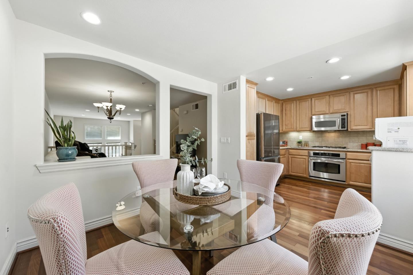 Detail Gallery Image 15 of 40 For 259 Ginko Ter, Sunnyvale,  CA 94086 - 3 Beds | 2/1 Baths