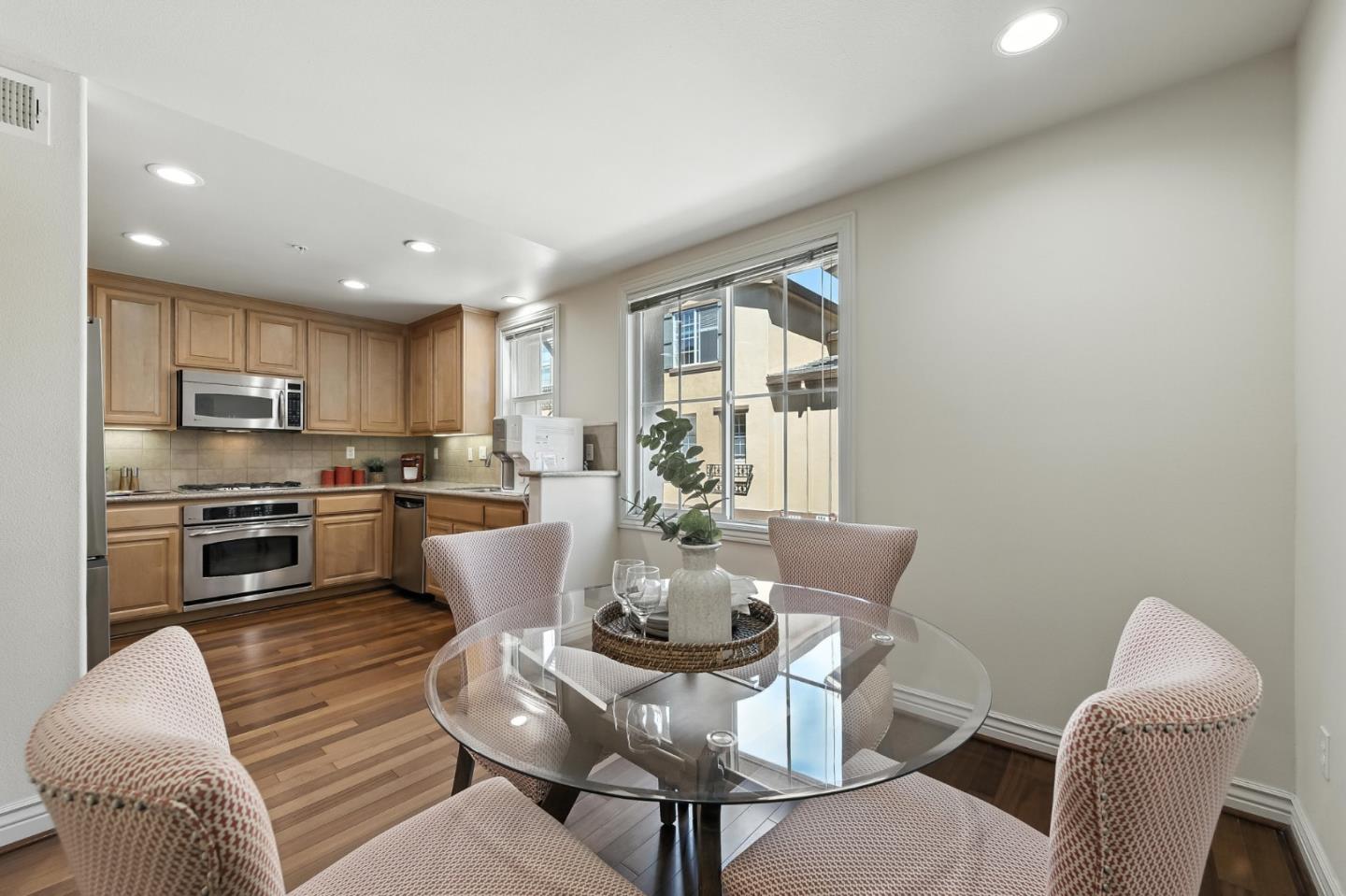 Detail Gallery Image 17 of 40 For 259 Ginko Ter, Sunnyvale,  CA 94086 - 3 Beds | 2/1 Baths