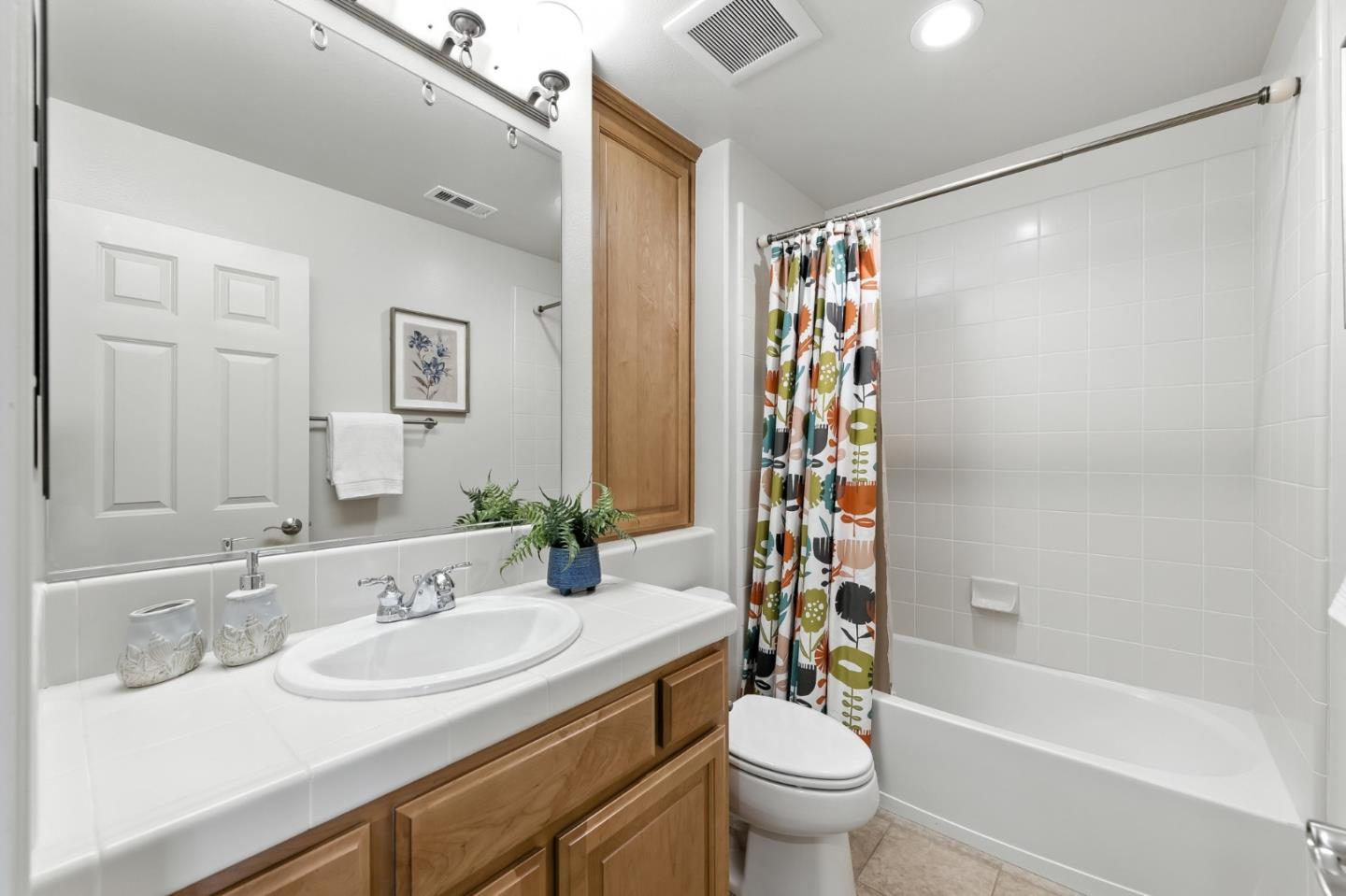 Detail Gallery Image 31 of 40 For 259 Ginko Ter, Sunnyvale,  CA 94086 - 3 Beds | 2/1 Baths