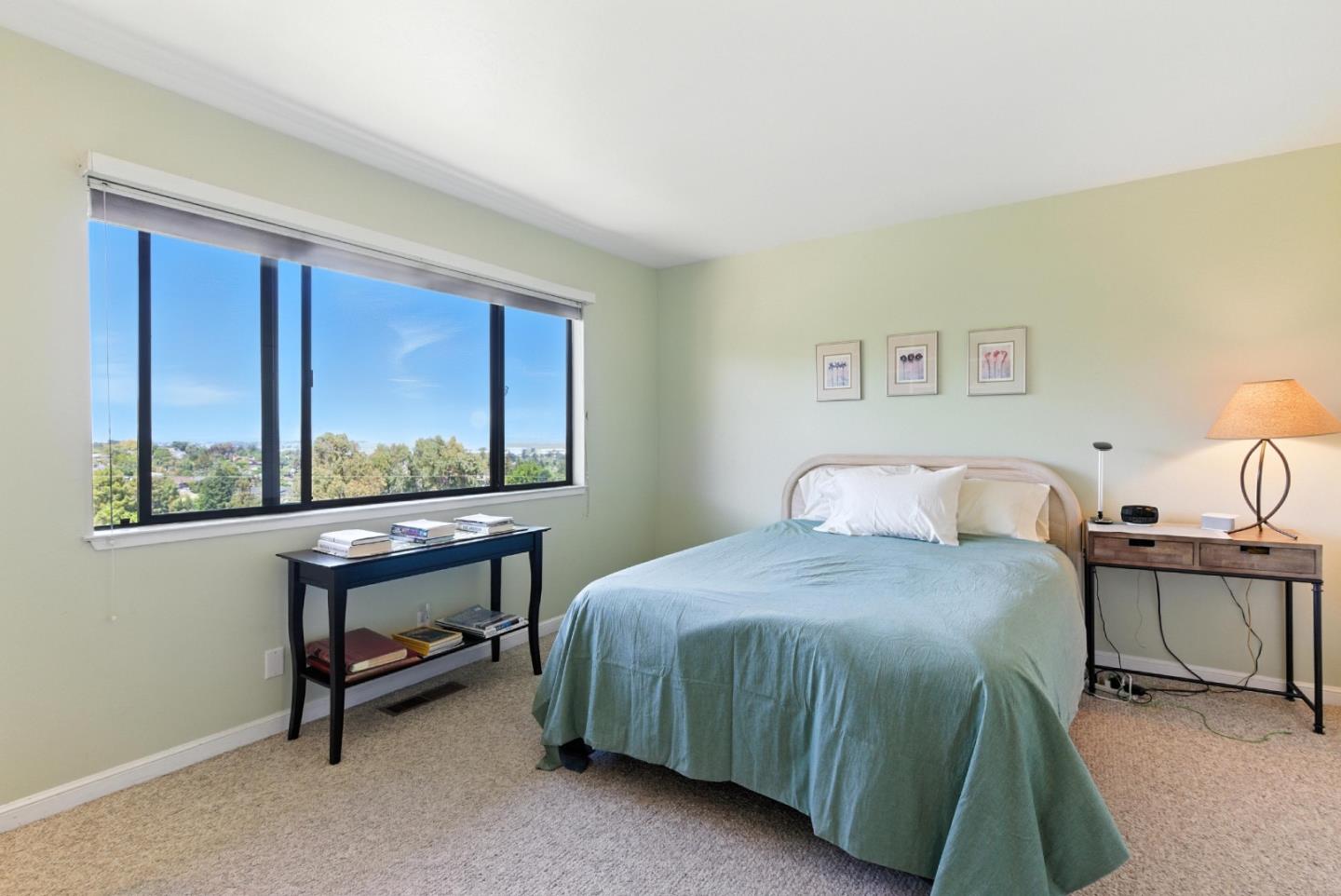 Detail Gallery Image 22 of 57 For 2935 Sherwood Dr, San Carlos,  CA 94070 - 4 Beds | 3/1 Baths