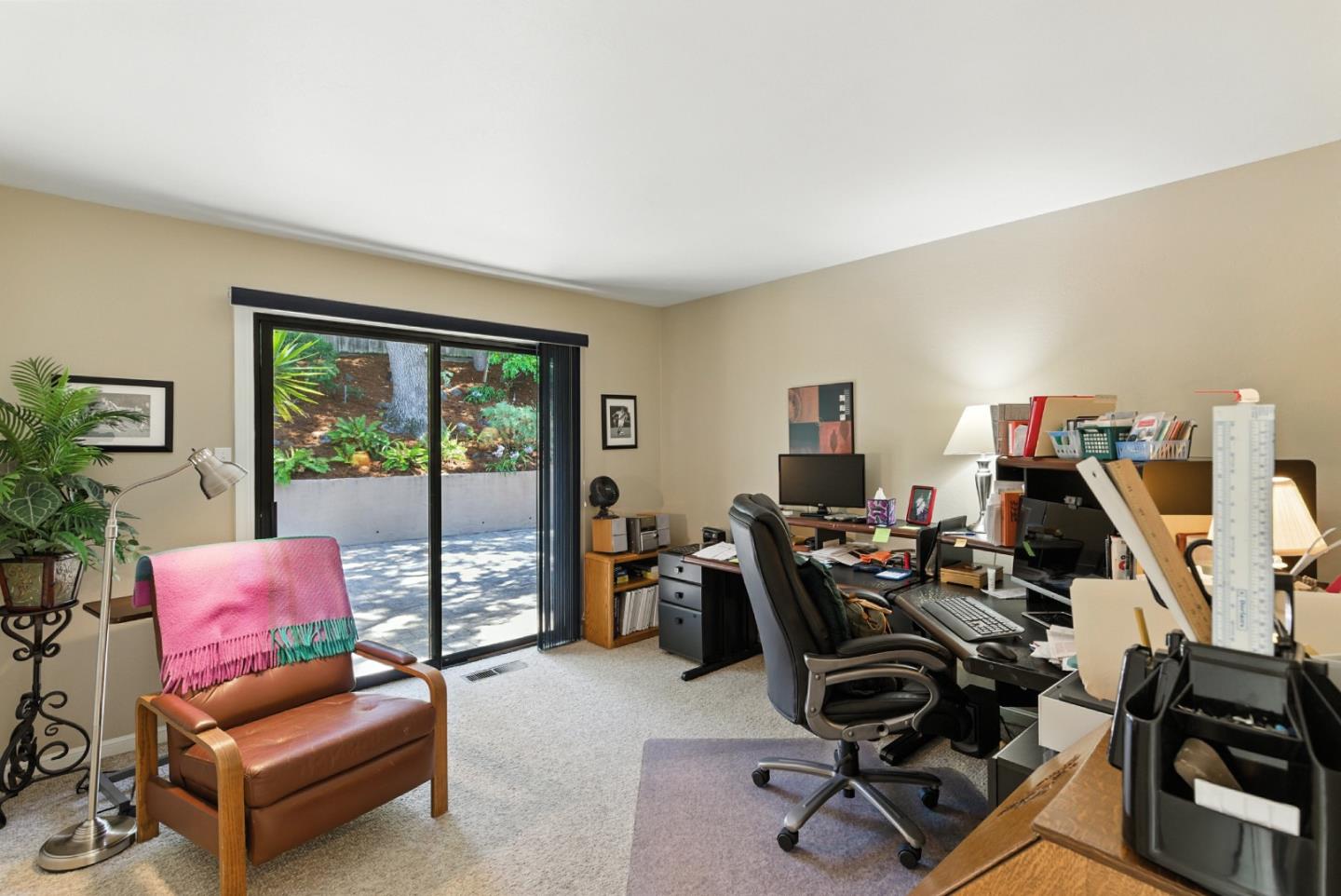 Detail Gallery Image 24 of 57 For 2935 Sherwood Dr, San Carlos,  CA 94070 - 4 Beds | 3/1 Baths