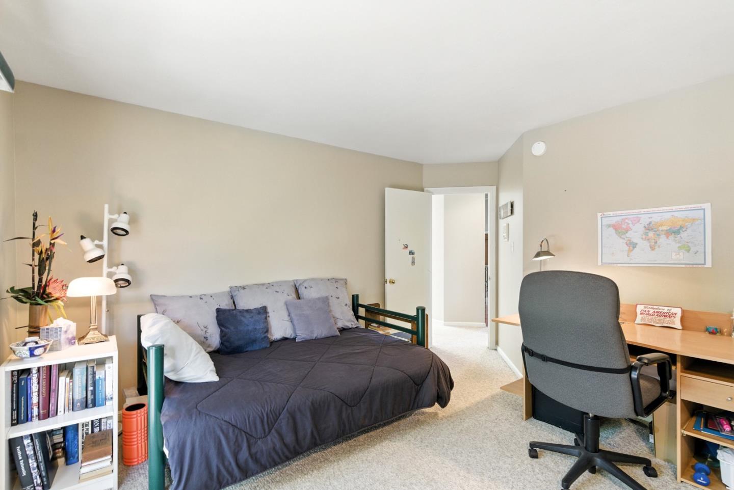 Detail Gallery Image 27 of 57 For 2935 Sherwood Dr, San Carlos,  CA 94070 - 4 Beds | 3/1 Baths