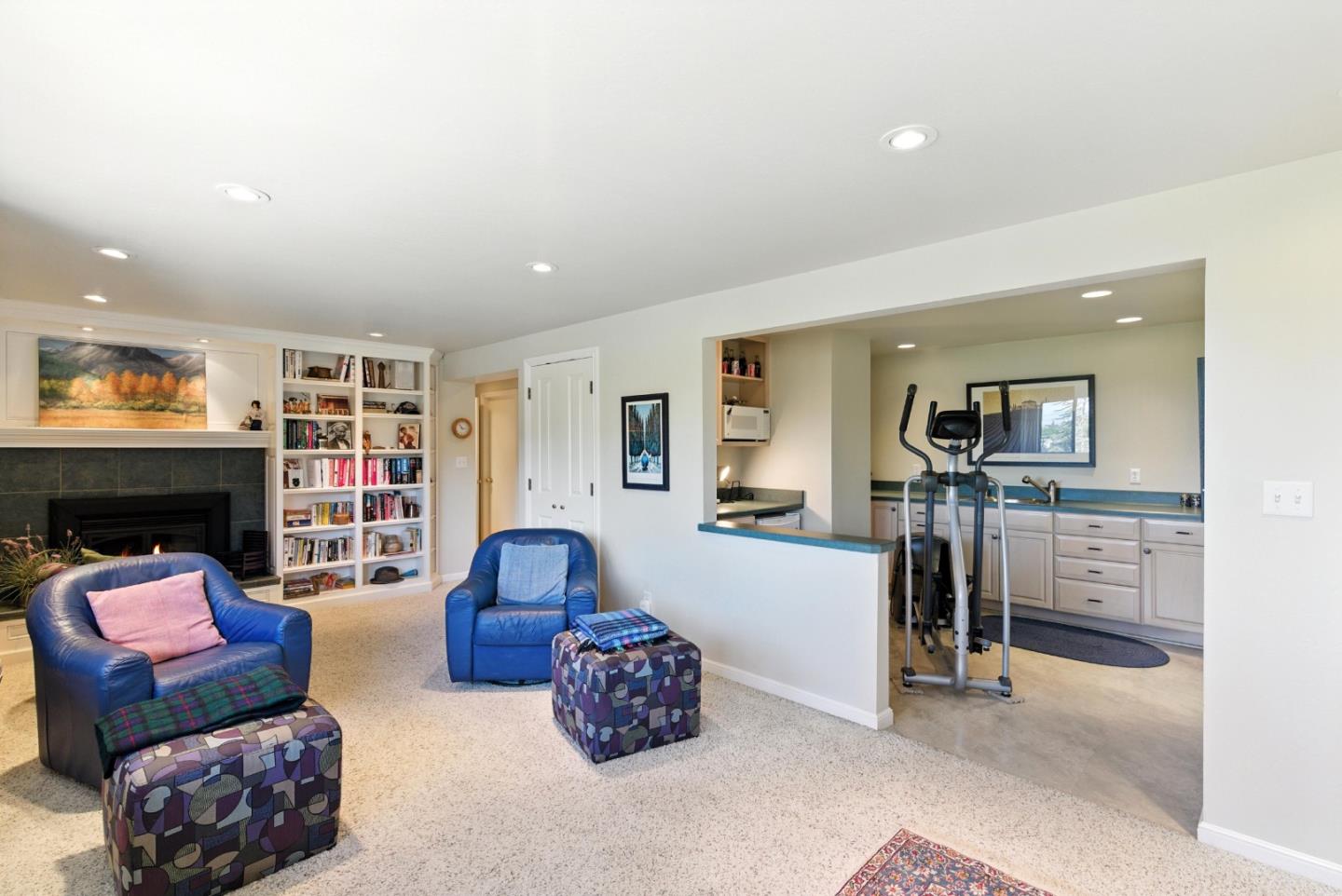 Detail Gallery Image 31 of 57 For 2935 Sherwood Dr, San Carlos,  CA 94070 - 4 Beds | 3/1 Baths