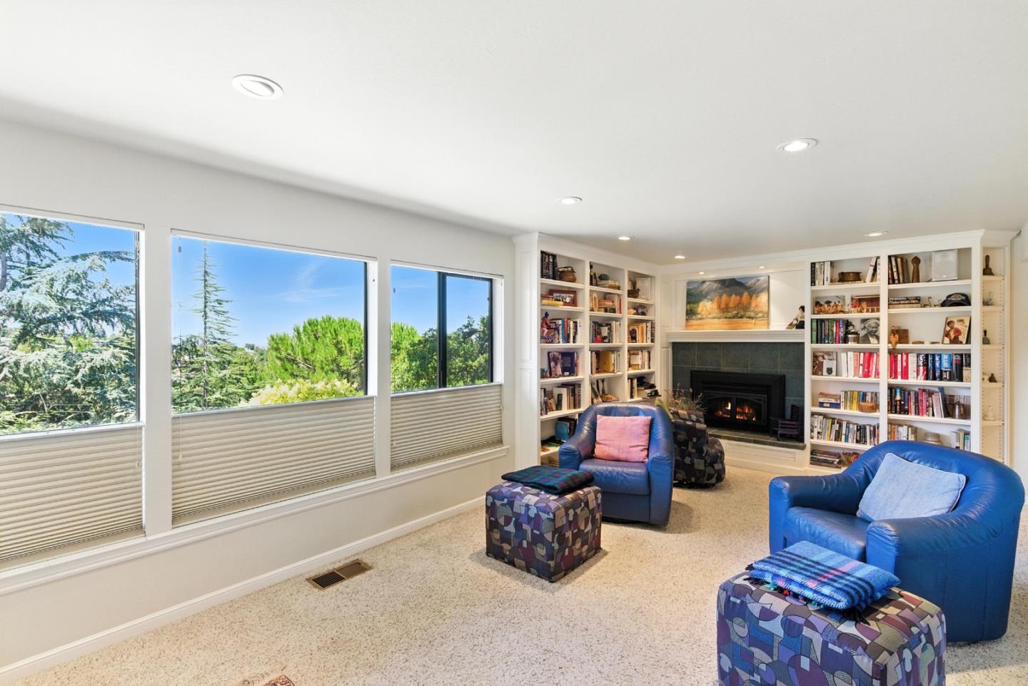 Detail Gallery Image 32 of 57 For 2935 Sherwood Dr, San Carlos,  CA 94070 - 4 Beds | 3/1 Baths
