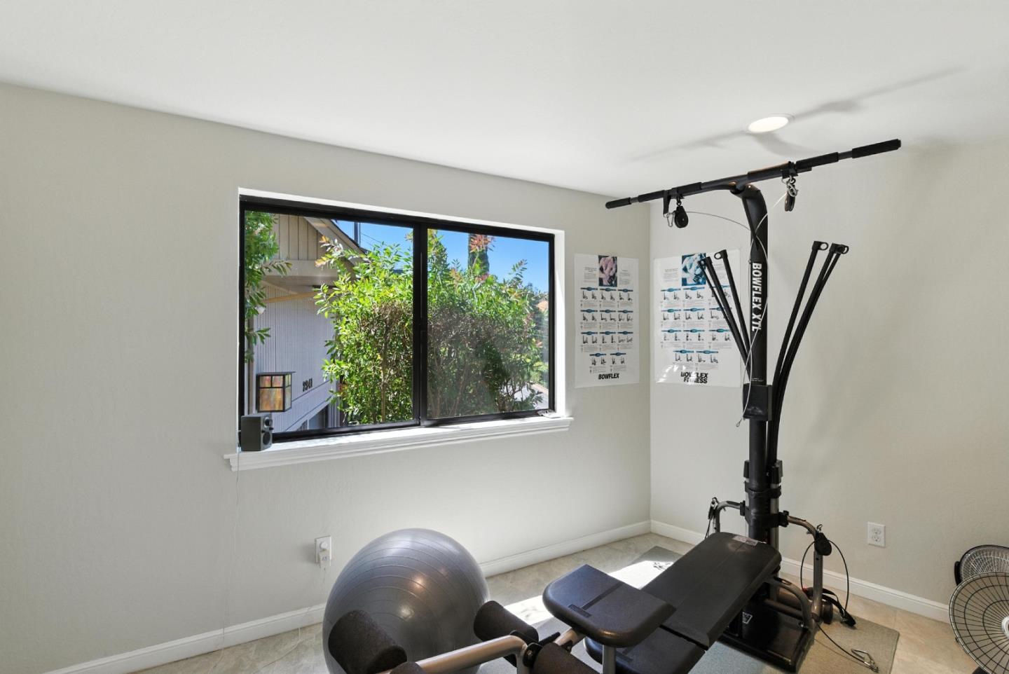 Detail Gallery Image 35 of 57 For 2935 Sherwood Dr, San Carlos,  CA 94070 - 4 Beds | 3/1 Baths