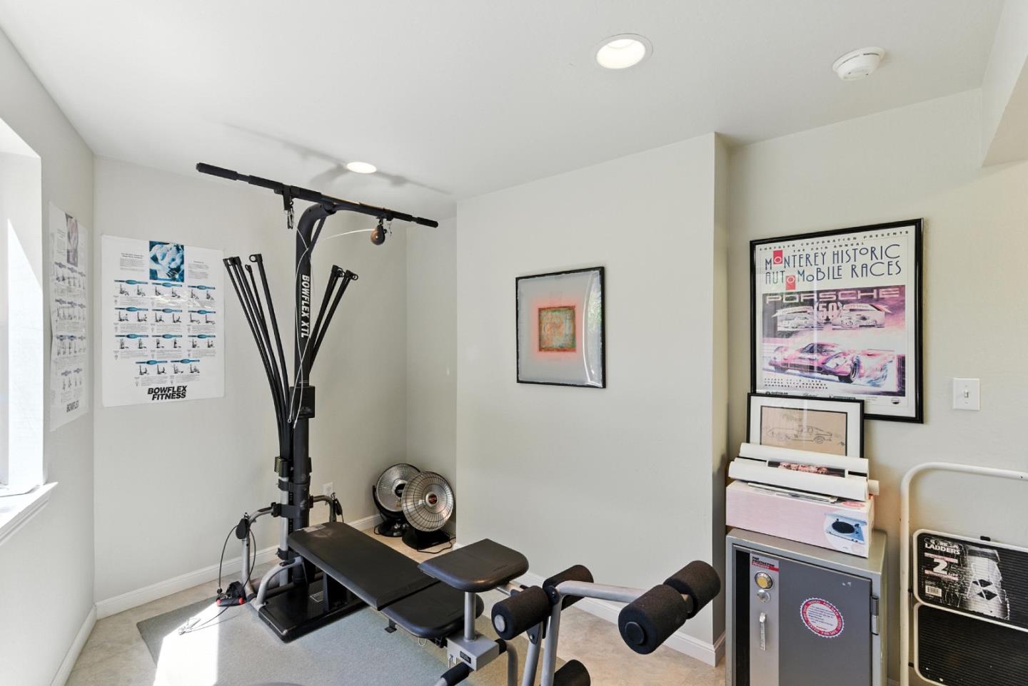 Detail Gallery Image 36 of 57 For 2935 Sherwood Dr, San Carlos,  CA 94070 - 4 Beds | 3/1 Baths