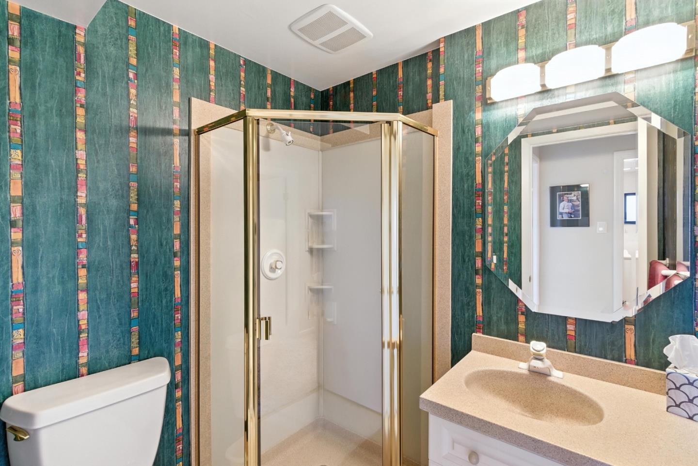 Detail Gallery Image 40 of 57 For 2935 Sherwood Dr, San Carlos,  CA 94070 - 4 Beds | 3/1 Baths