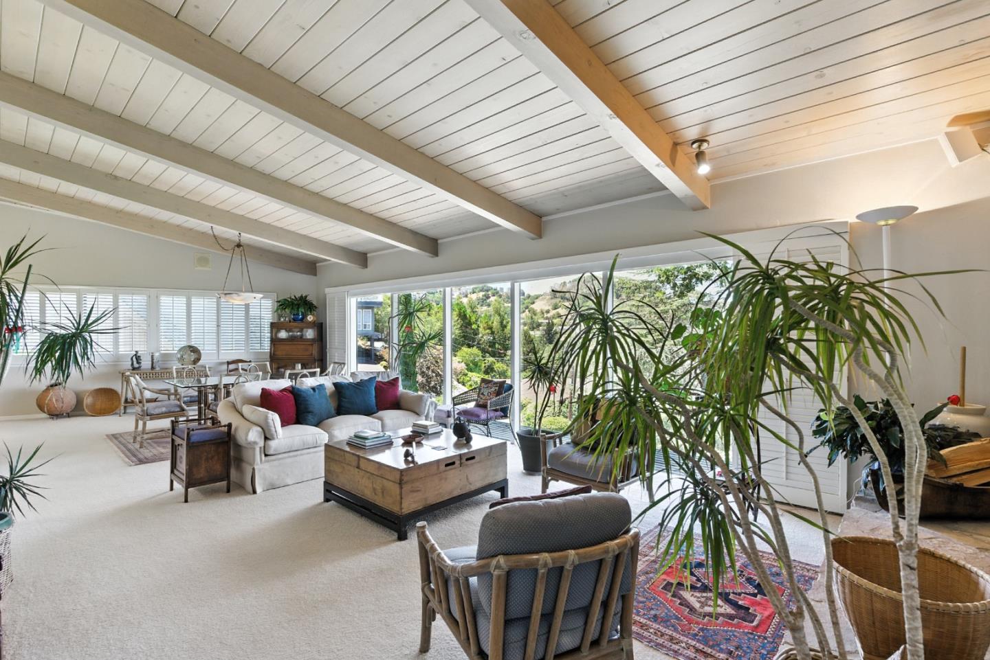 Detail Gallery Image 5 of 57 For 2935 Sherwood Dr, San Carlos,  CA 94070 - 4 Beds | 3/1 Baths