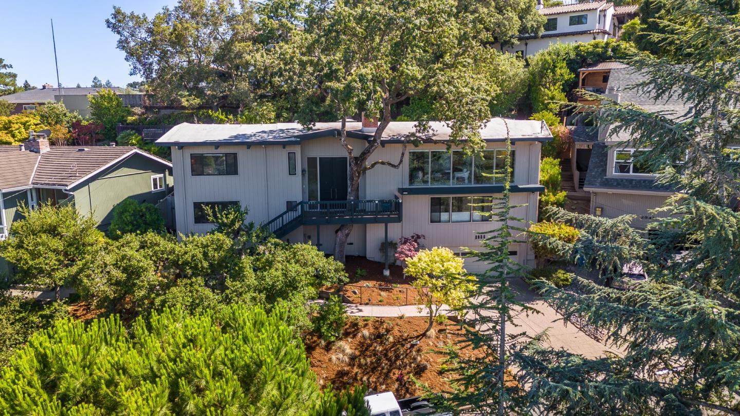 Detail Gallery Image 51 of 57 For 2935 Sherwood Dr, San Carlos,  CA 94070 - 4 Beds | 3/1 Baths