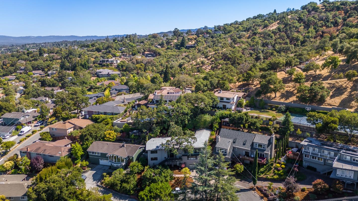 Detail Gallery Image 53 of 57 For 2935 Sherwood Dr, San Carlos,  CA 94070 - 4 Beds | 3/1 Baths