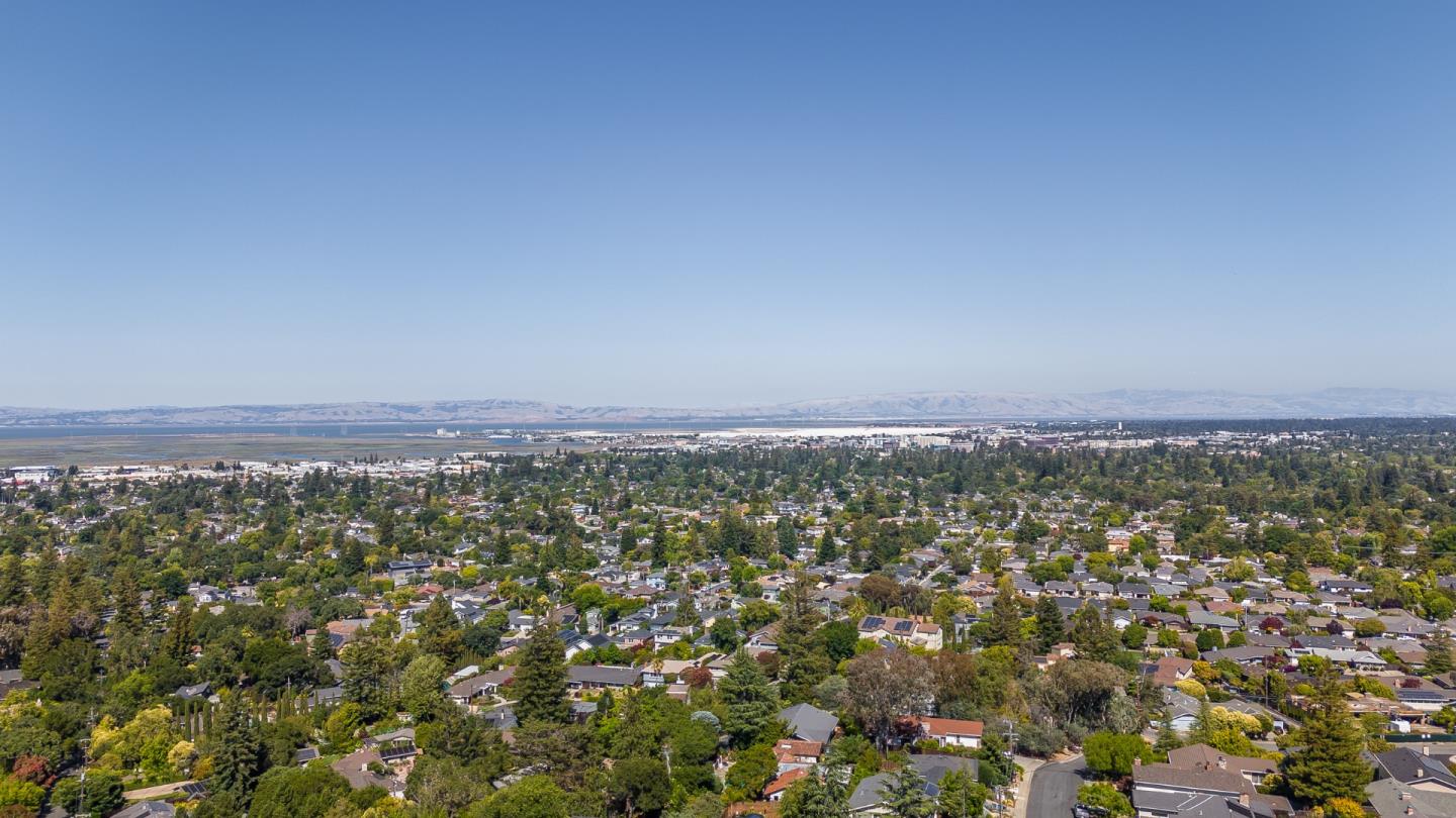 Detail Gallery Image 54 of 57 For 2935 Sherwood Dr, San Carlos,  CA 94070 - 4 Beds | 3/1 Baths
