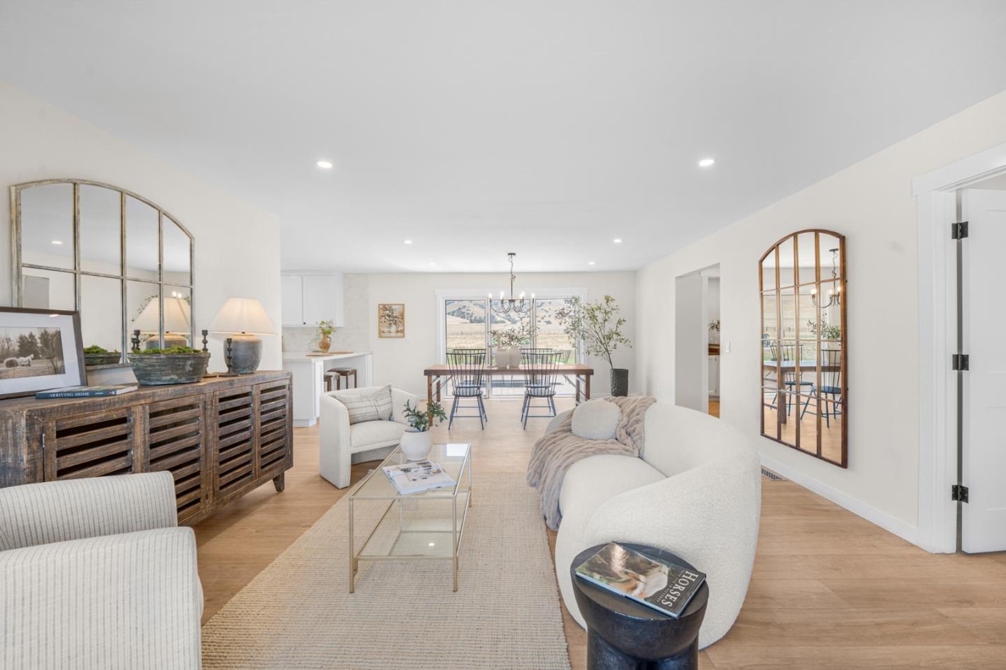 Detail Gallery Image 11 of 36 For 461 Morada Ln, Hollister,  CA 95023 - 3 Beds | 2/1 Baths
