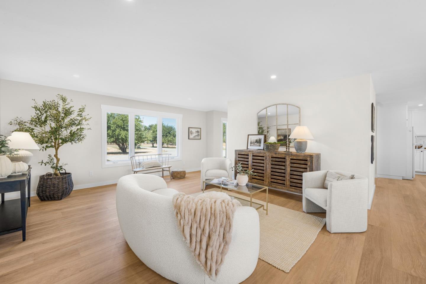 Detail Gallery Image 12 of 36 For 461 Morada Ln, Hollister,  CA 95023 - 3 Beds | 2/1 Baths