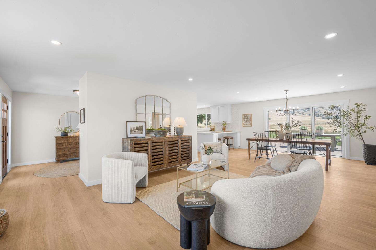 Detail Gallery Image 13 of 36 For 461 Morada Ln, Hollister,  CA 95023 - 3 Beds | 2/1 Baths